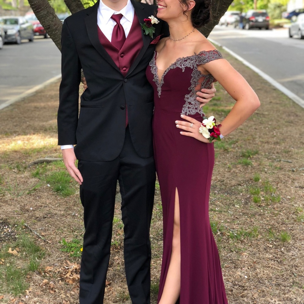 Elegant Maroon Off the Shoulder Prom Dress